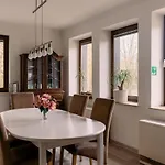 Holiday home Oveney *