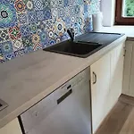 Oveney בוכום